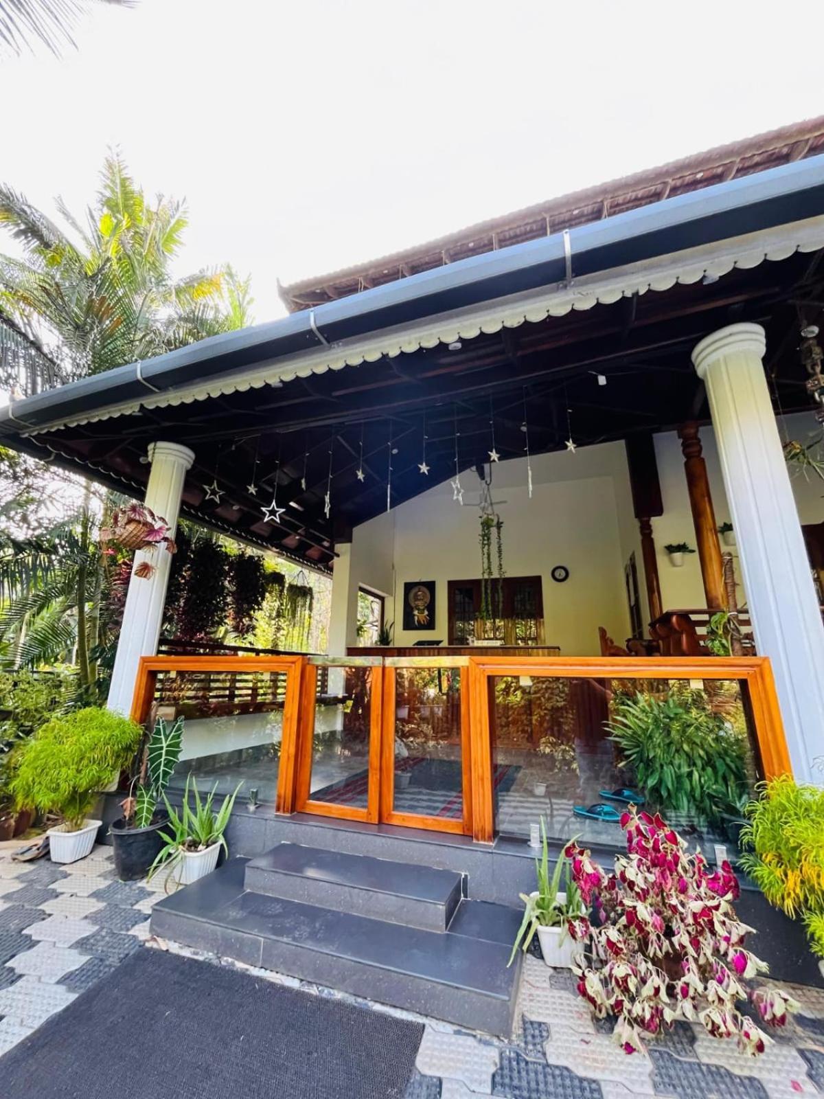 Lush Acres Villa Thekkady Ngoại thất bức ảnh